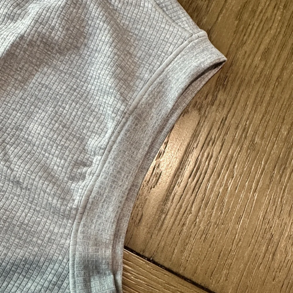 Athleta Renew Seamless Muscle Tank Size XXS Grey Heather - Picture 7 of 9